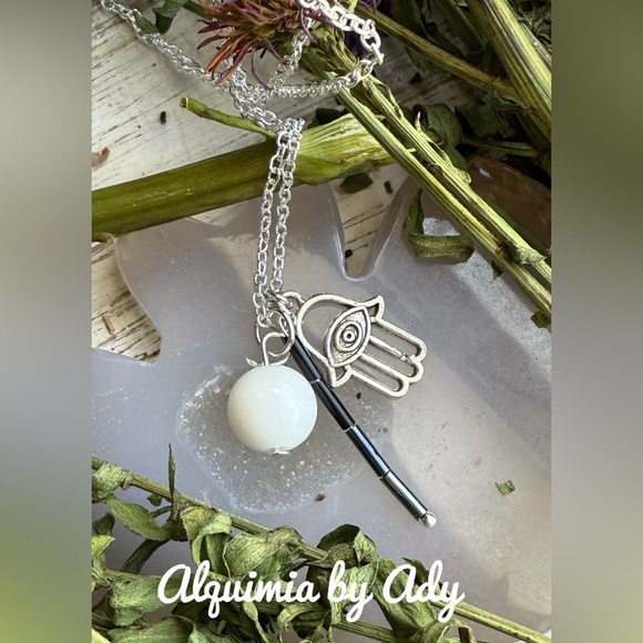 Alquimia Silver and White Necklace - Picture 1 of 1
